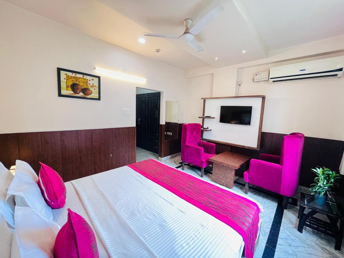 Hotel The Leaf - Gomti Nagar Лакхнау Экстерьер фото
