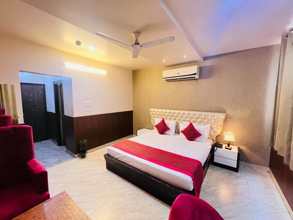 Hotel The Leaf - Gomti Nagar Лакхнау Экстерьер фото