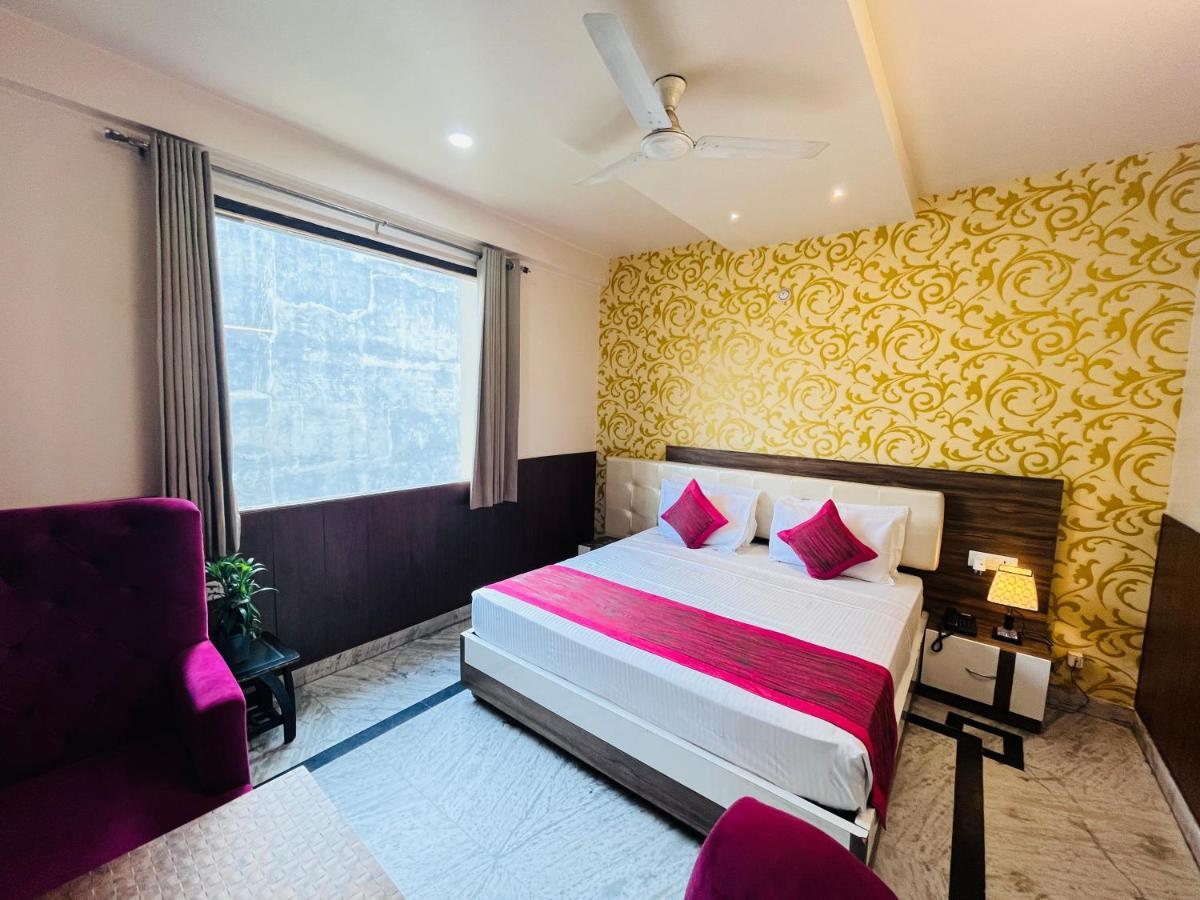 Hotel The Leaf - Gomti Nagar Лакхнау Экстерьер фото