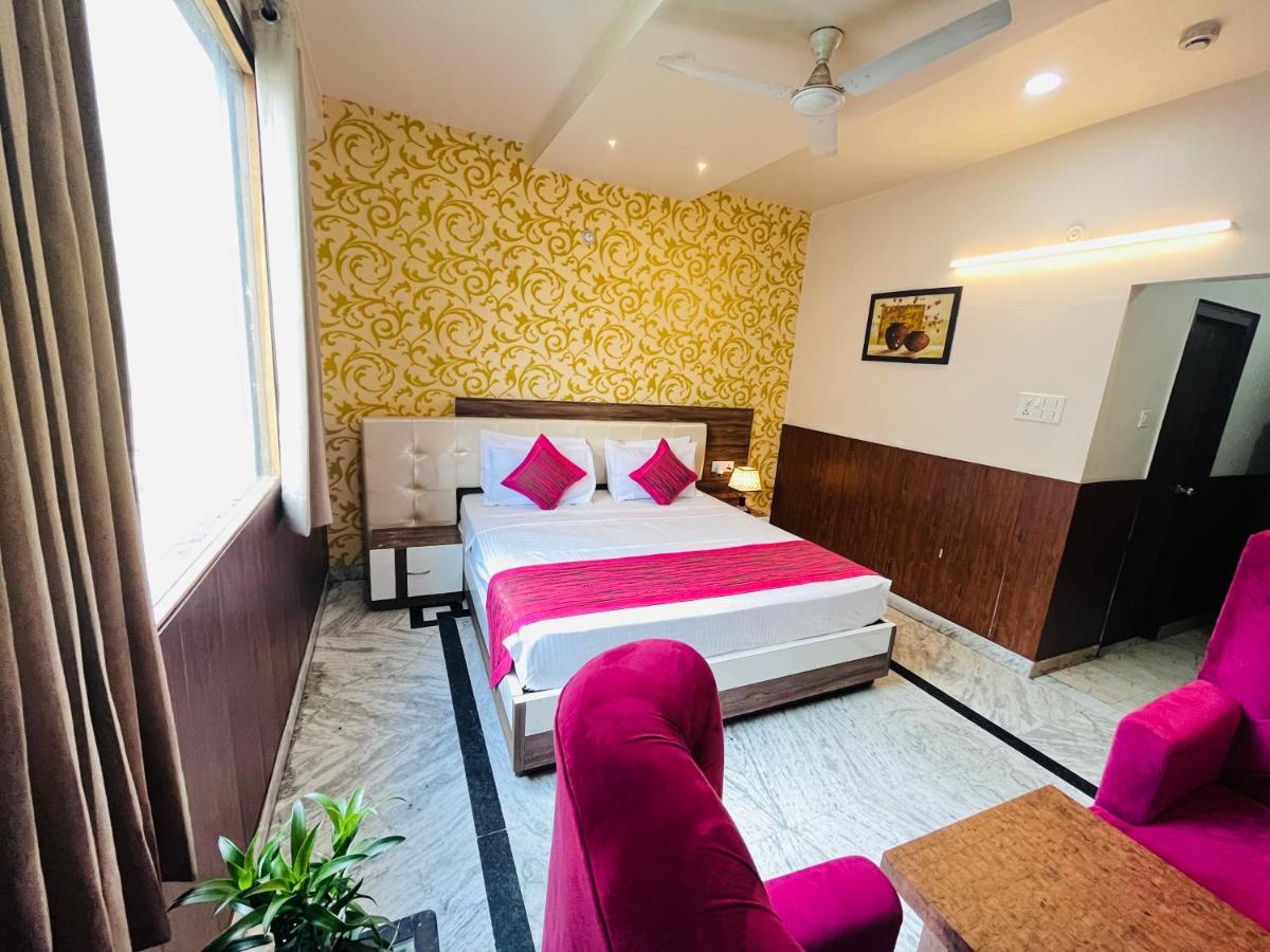 Hotel The Leaf - Gomti Nagar Лакхнау Экстерьер фото