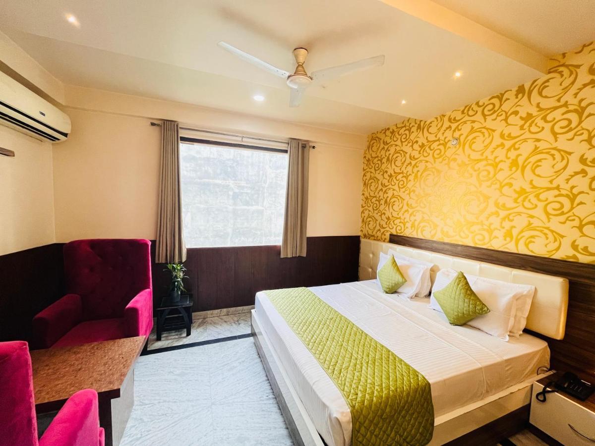 Hotel The Leaf - Gomti Nagar Лакхнау Экстерьер фото