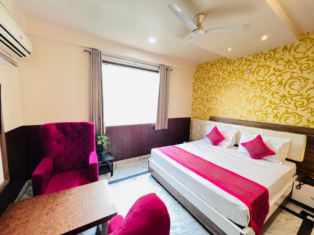 Hotel The Leaf - Gomti Nagar Лакхнау Экстерьер фото