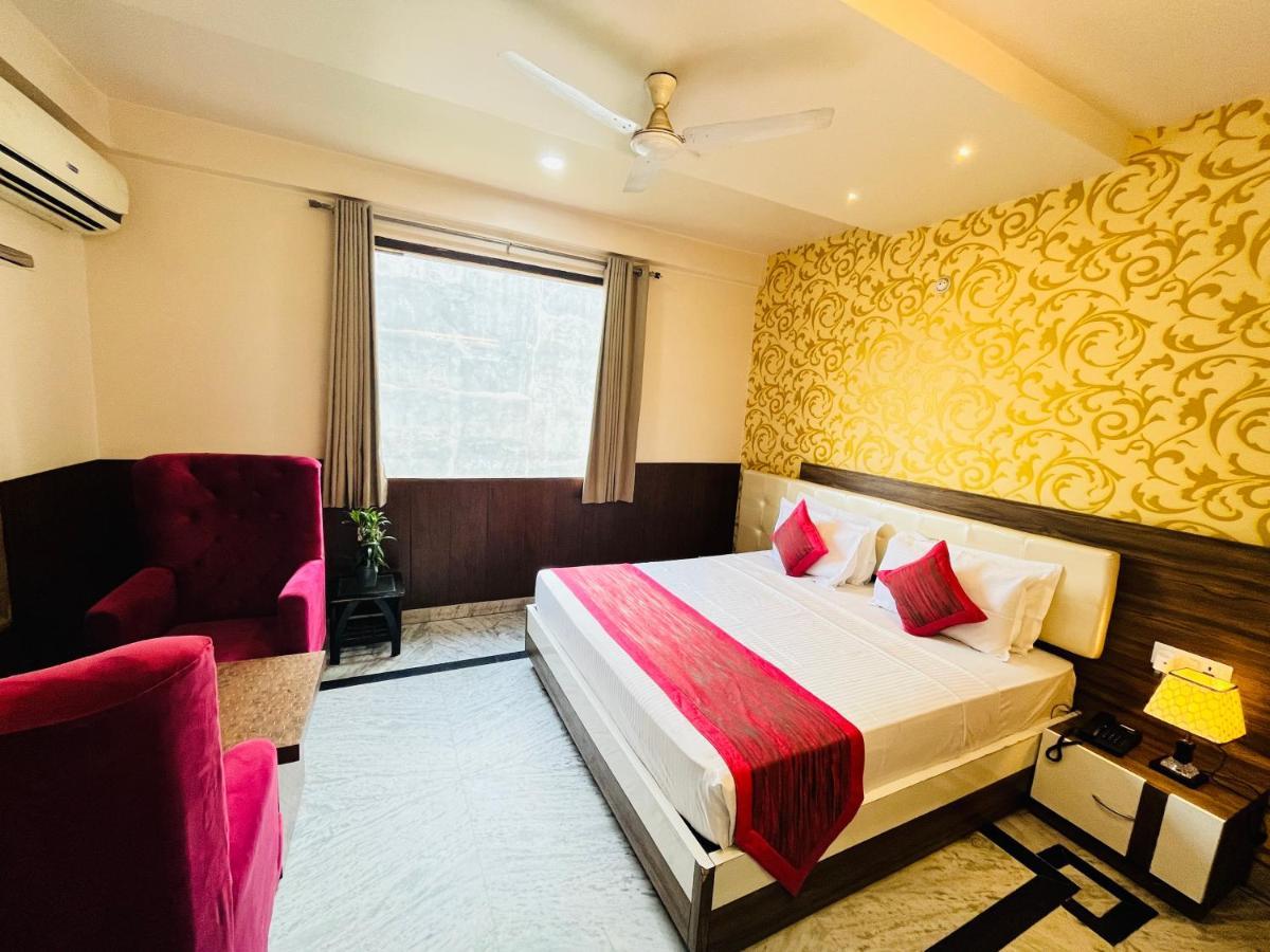 Hotel The Leaf - Gomti Nagar Лакхнау Экстерьер фото