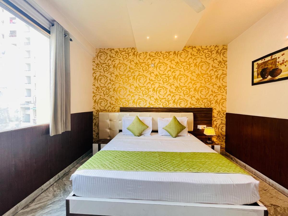 Hotel The Leaf - Gomti Nagar Лакхнау Экстерьер фото